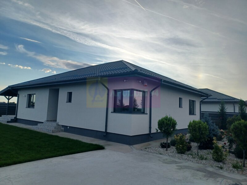 Casa 4 camere 162 mp, 115 utili, curte 505 mp, Sabareni