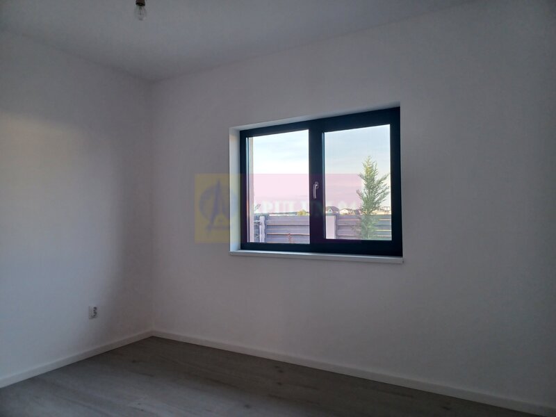Casa 4 camere 162 mp, 115 utili, curte 505 mp, Sabareni